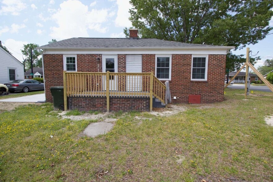 Building Photo - 702 Bancroft Ave