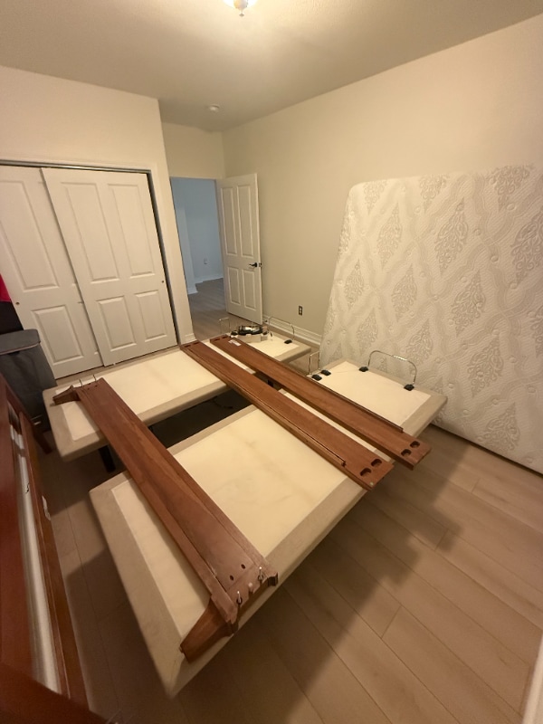 Building Photo - 5242 Oak Hollow Dr