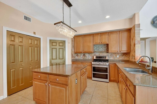 Building Photo - 3769 Victoria Rd