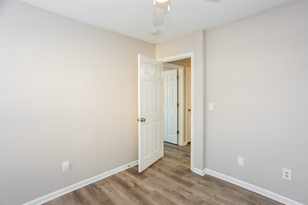 Building Photo - 234 Glencroft Dr