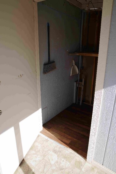 Building Photo - 306 N Palm St