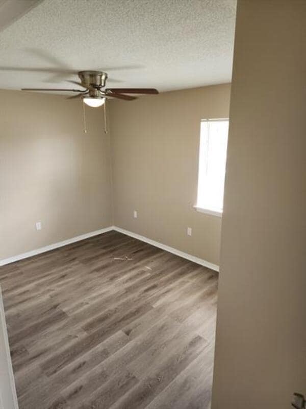 Building Photo - 42421 Deluxe Lake Dr