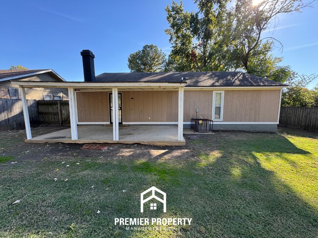 Building Photo - 6042 New Leaf Ln