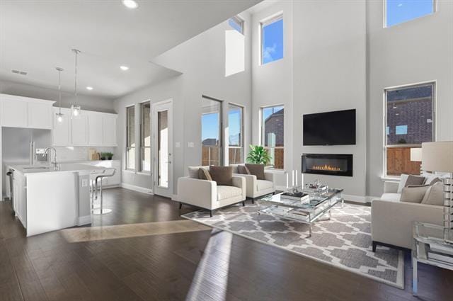 Building Photo - 484 Caitlyn Wy