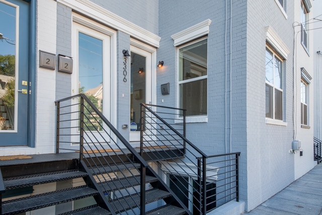 Building Photo - Stunning and Spacious Duplex in Brookland w/ Parking!