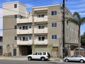 Building Photo - 7500 Vineland Ave