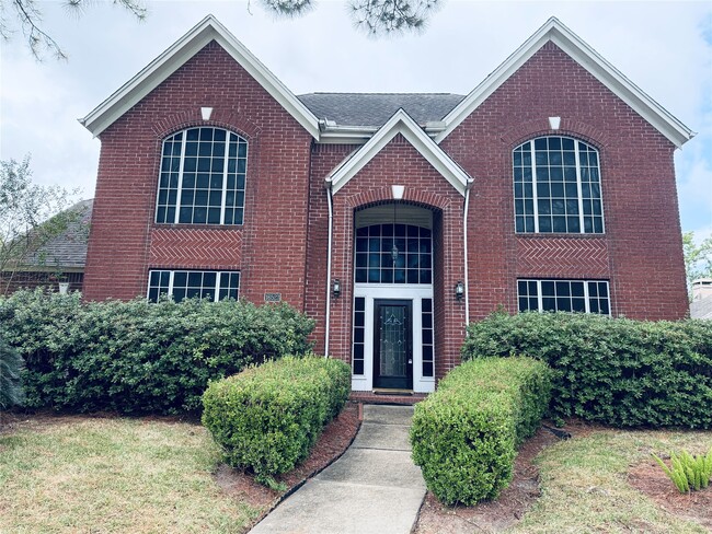 Building Photo - 16523 Town Lake Ct