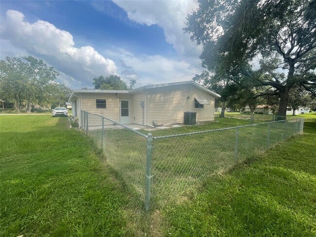 Building Photo - 10028 SW 88th Terrace