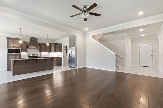 Building Photo - Like new 4BR Farmington home! LOADED with ...