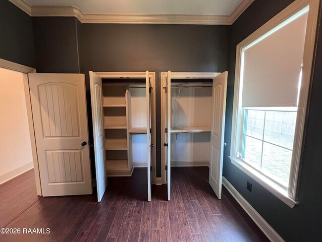 Building Photo - 100 Birchview Dr