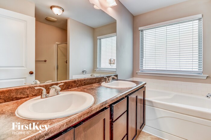 Building Photo - 1114 Emerald Ridge Dr