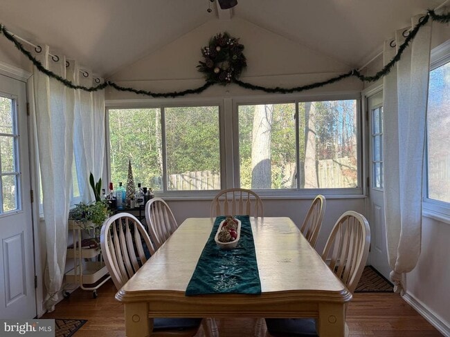 Building Photo - 3132 Laurel View Dr