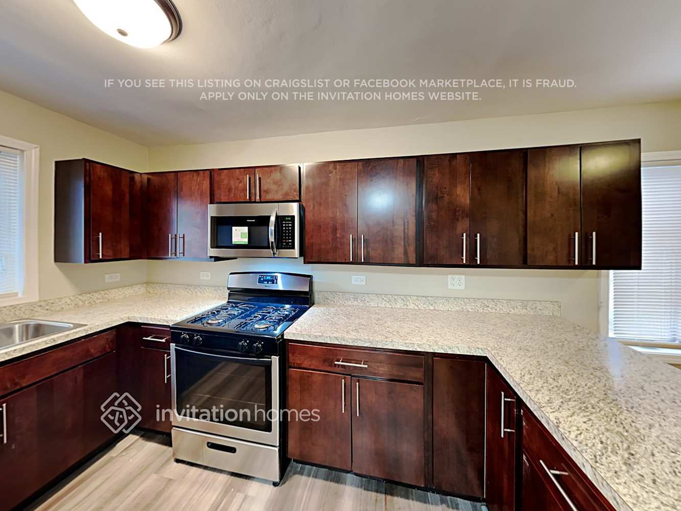 Building Photo - 4419 N Nagle Ave