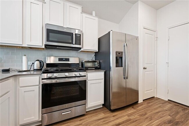 Building Photo - 21317 Wilmiller Ln