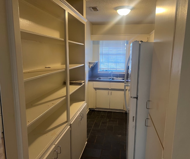 Building Photo - 2820 S O St