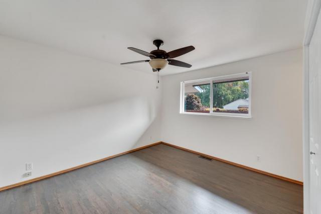 Building Photo - 3 bedroom in Seattle WA 98133