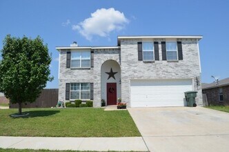 Building Photo - 2611 Echo Dr
