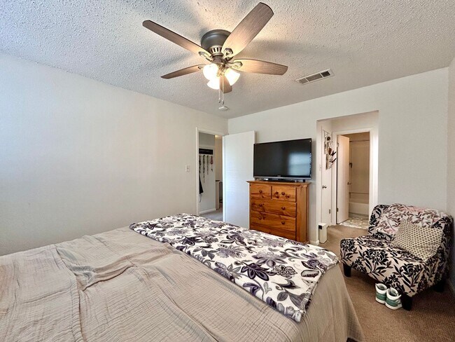 Building Photo - 6031 Old Fredericksburg Rd