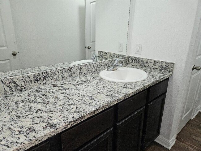 Building Photo - 18412 Speculator Ln