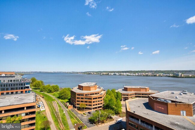 Building Photo - 925 N Fairfax St