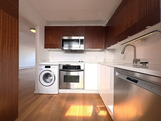 Building Photo - 345 Harvard St