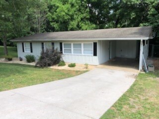 Building Photo - 8224 Tamarack Rd