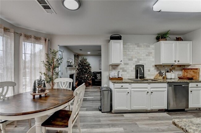 Building Photo - 4317 Holliday Rd