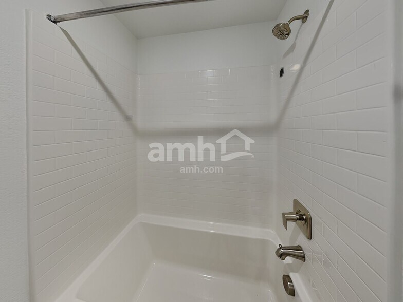 Building Photo - 8837 Brent Leaf Ave