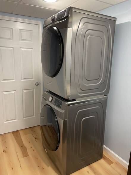 Building Photo - 12841 Schleweis Rd