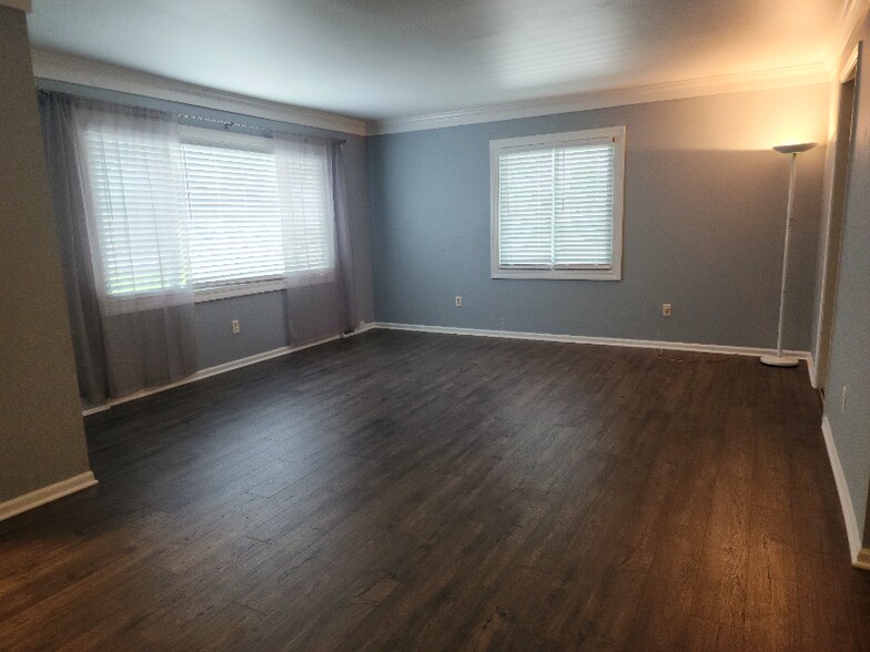 Building Photo - 24218 W Main St