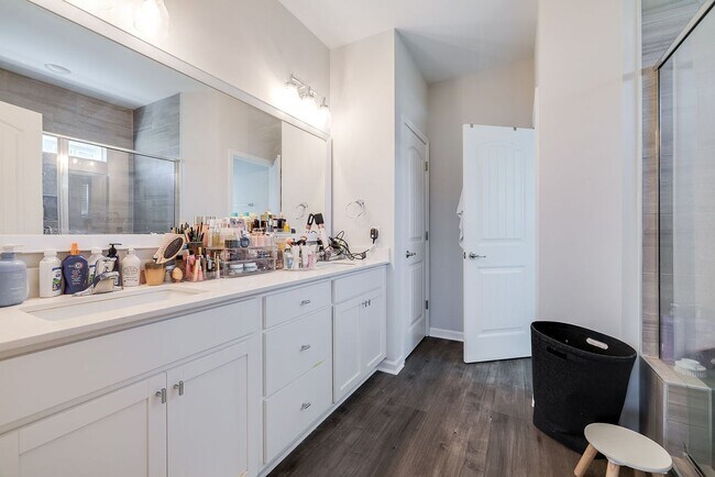 Building Photo - Luxury Meets Simplicity in This One-Story Ranch 3 Bed / 2.5 Bath