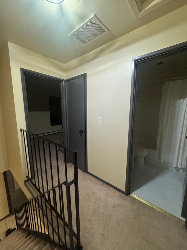 Building Photo - 3904 Sunset Square