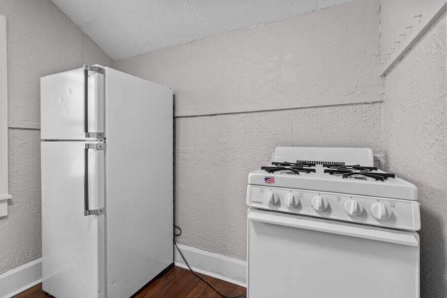 Building Photo - 1412 Arrow Ave