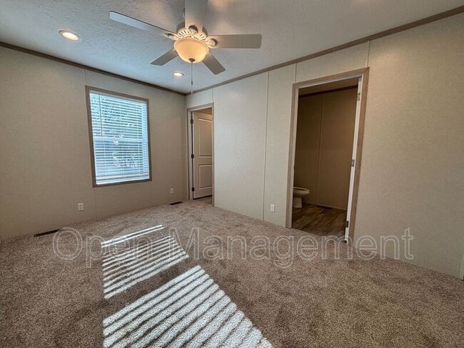 Building Photo - 725 S 12th St