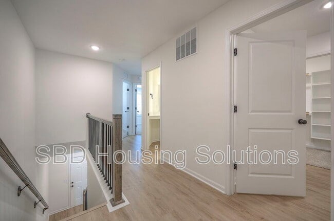 Building Photo - 9033 E 85th Pl