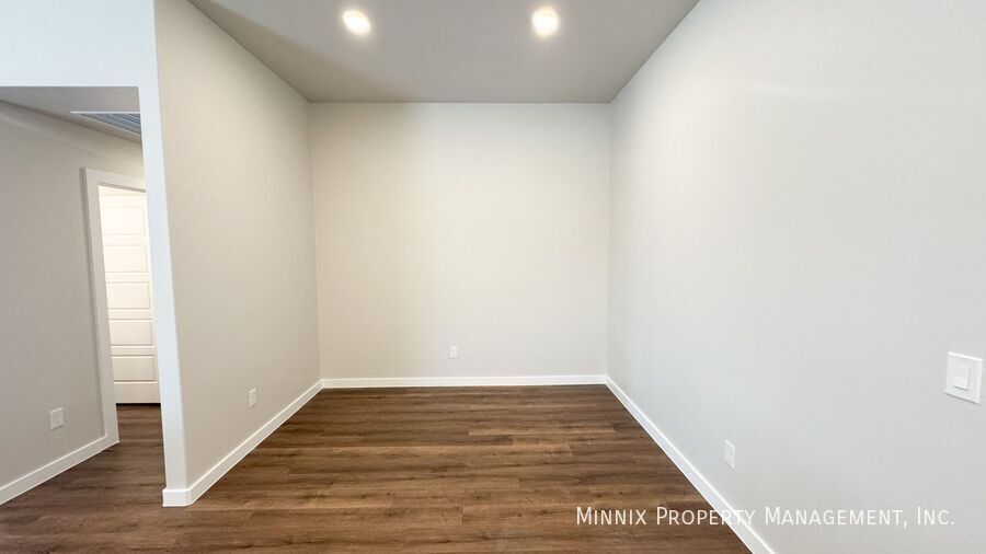 Building Photo - 2156 Kokomo Ave