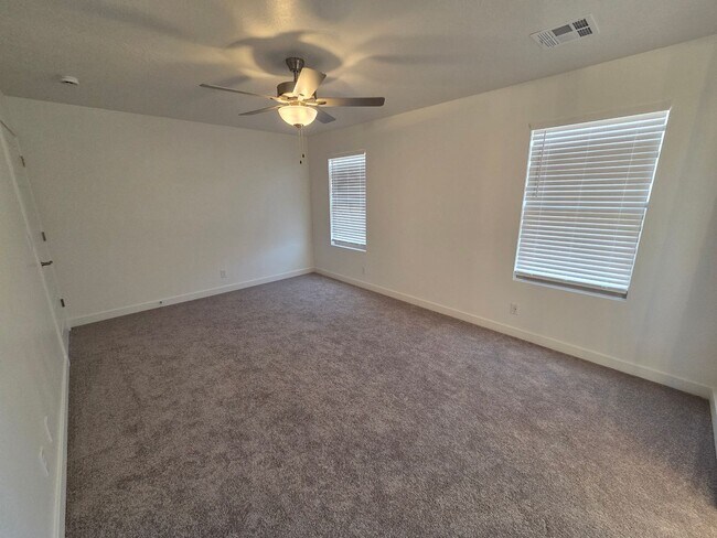 Building Photo - 1471 E White Desert Dr