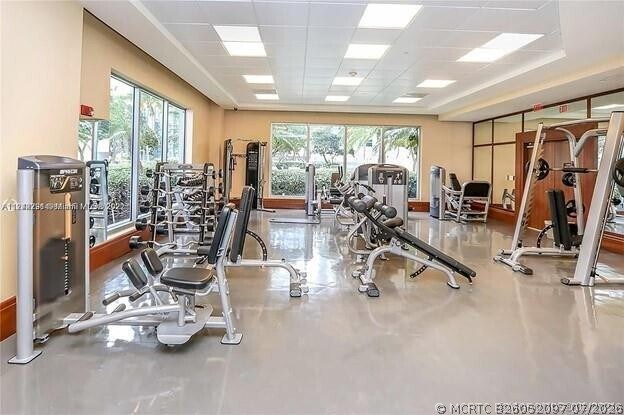 Building Photo - 1060 Brickell Ave