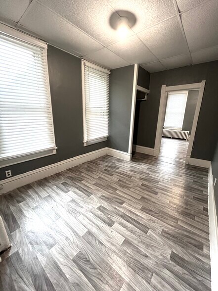 Building Photo - 1401 E Richwoods Blvd