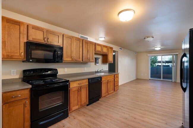 Building Photo - 228 S Cottonwood, Unit #110