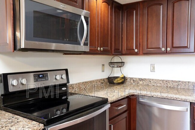 Building Photo - 12740 Wedgedale Ct
