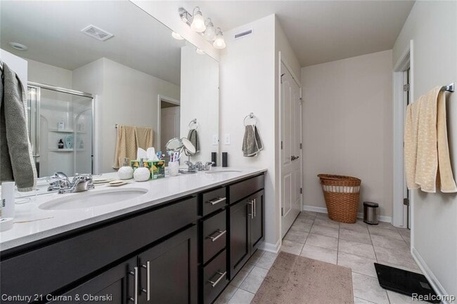 Building Photo - 2090 Addison Cir