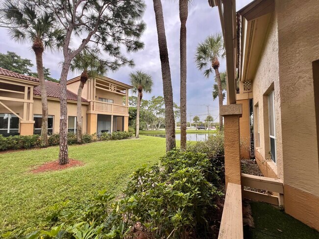 Building Photo - 4863 Via Palm Lakes