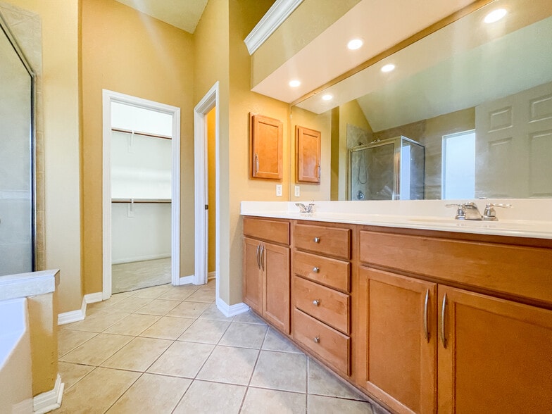 Building Photo - 10113 Condor Loop