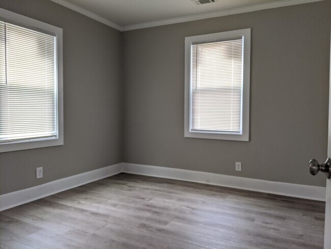 Building Photo - 2861 Forrest Hills Dr SW