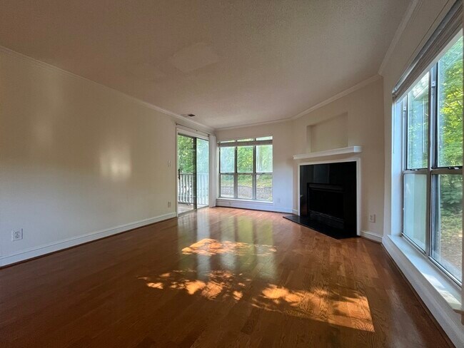 Building Photo - 2516 Cranbrook Ln