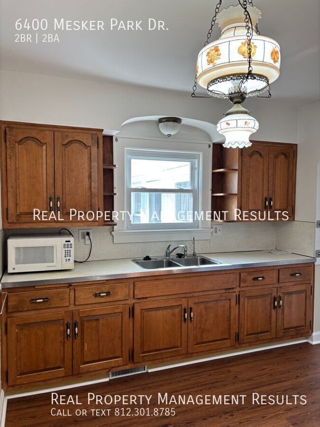 Building Photo - 6400 Mesker Park Dr