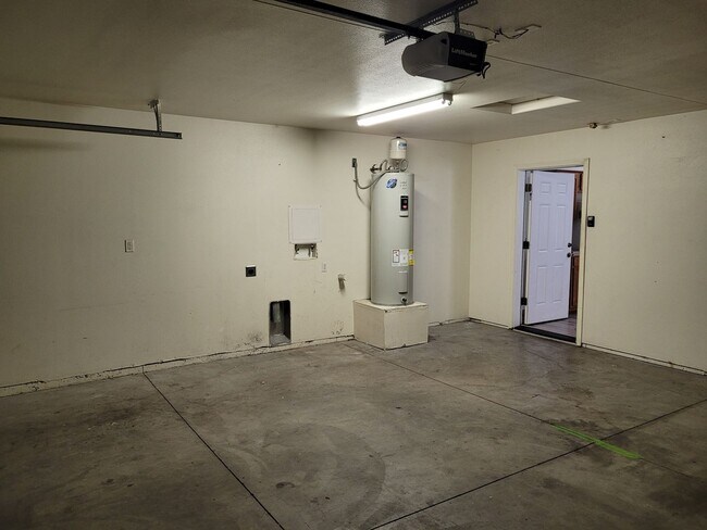 Building Photo - 1495 Verde Dr