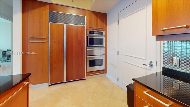 Building Photo - 3101 S Ocean Dr