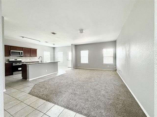 Building Photo - 251 Cyrus St